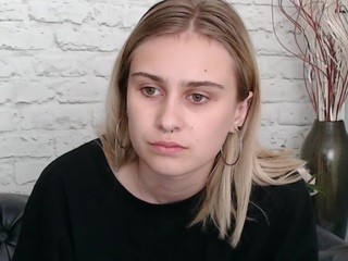 EffieJoy on cam for live nude video chat