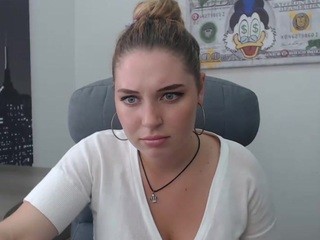 ?, L?I?L?I? on cam for live nude video chat