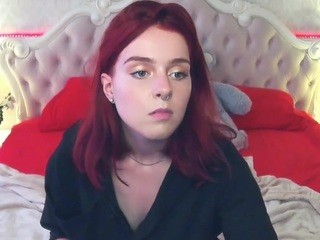 LunaaSkyy on cam for live nude video chat
