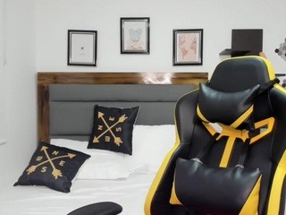 mia-leee on cam for live nude video chat