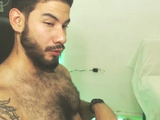 sexycutehairy on cam for live nude video chat