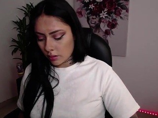 taylorthompson1 on cam for live nude video chat