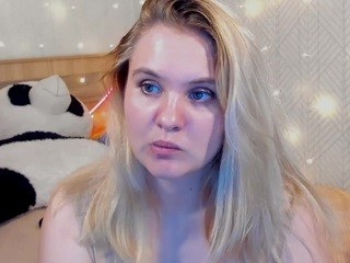 Aleana-Lana on cam for live nude video chat