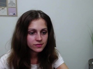 BeverlyBestie on cam for live nude video chat