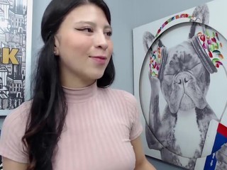 Lauryn-Bloom on cam for live nude video chat