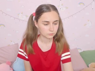 Litl-Ariel on cam for live nude video chat