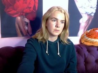 Miranda-Blakes on cam for live nude video chat