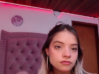 sakulovesfood on cam for live nude video chat