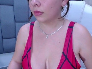 Ahri-Boobs on cam for live nude video chat