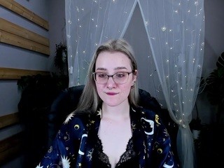Alaiza on cam for live nude video chat