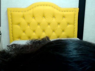 Carly-luna on cam for live nude video chat