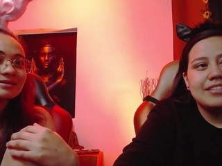 ellieandmalala on cam for live nude video chat