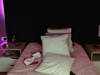 Irinia2 on cam for live nude video chat