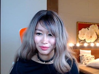 LiuSeon on cam for live nude video chat