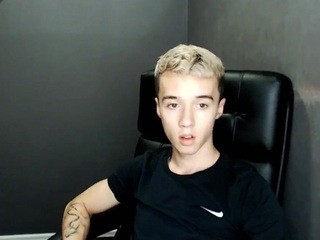 MasonMired on cam for live nude video chat