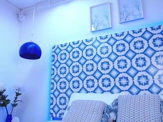 Shanya-Moor on cam for live nude video chat