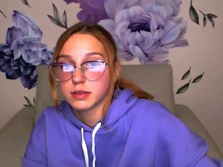 Alaina-Shy on cam for live nude video chat