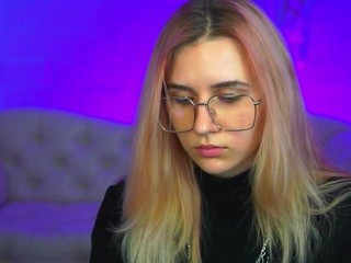 AliceSharp on cam for live nude video chat