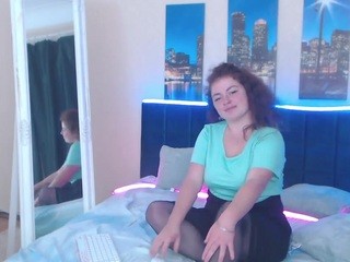CarolineGrays on cam for live nude video chat