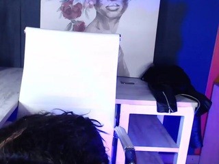 Hannie-42 on cam for live nude video chat