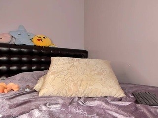 hinata77 on cam for live nude video chat