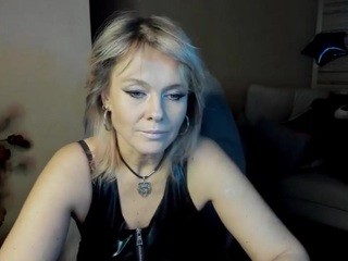 Lady-Flame5 on cam for live nude video chat