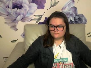 Linda-Bunny on cam for live nude video chat