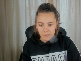 MaggieCake on cam for live nude video chat