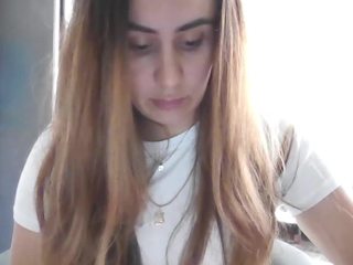 Mia-Belll on cam for live nude video chat