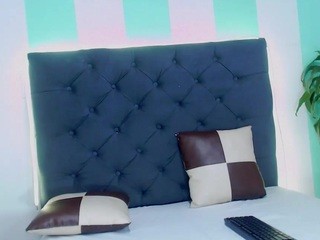 SaraBernaal on cam for live nude video chat