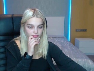 SherylBlossum on cam for live nude video chat