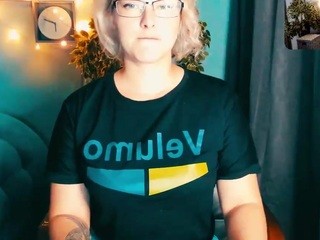 UlliaNelina on cam for live nude video chat