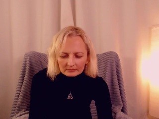 AlisiaHunter on cam for live nude video chat