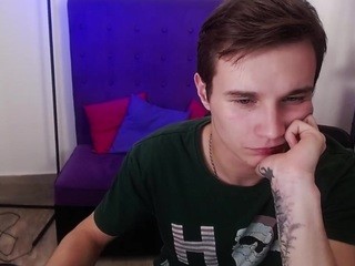 brave-boy1 on cam for live nude video chat