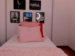 emillycoopers on cam for live nude video chat