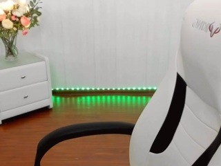 EmmaHoIder on cam for live nude video chat
