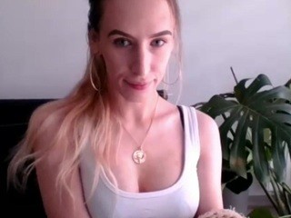 HaileyDesire on cam for live nude video chat