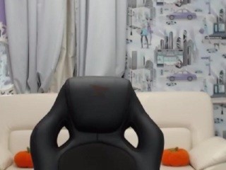 LauraKin on cam for live nude video chat