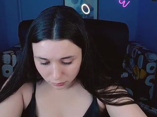 LindyKoy on cam for live nude video chat