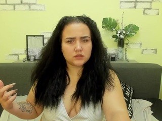 RaivaLoyd on cam for live nude video chat