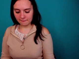 MillaaLee on cam for live nude video chat