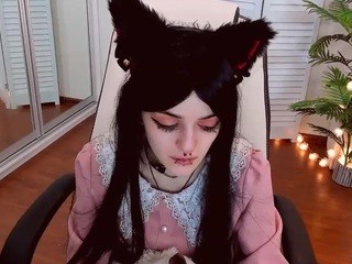 Elis-Winter on cam for live nude video chat