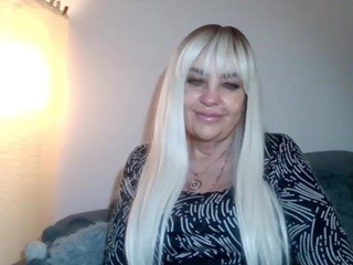 MelanieFlirt on cam for live nude video chat