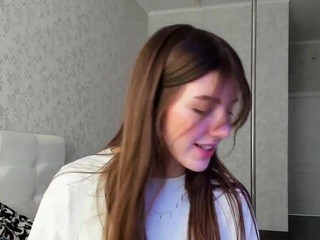 Sarah-Sanchezz on cam for live nude video chat