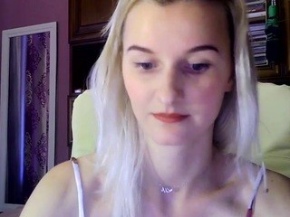 LoveeStory on cam for live nude video chat
