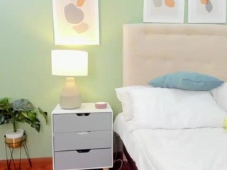 Bubb-less on cam for live nude video chat