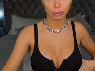Hottt Babeee on cam for live nude video chat