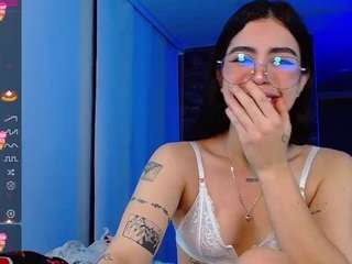 issa-montufar on cam for live nude video chat