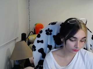 little-vivi1 on cam for live nude video chat