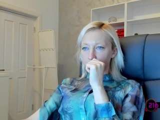 NatalieBitton on cam for live nude video chat